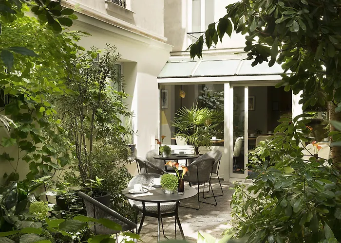 Hotel A La Villa Des Artistes Parigi